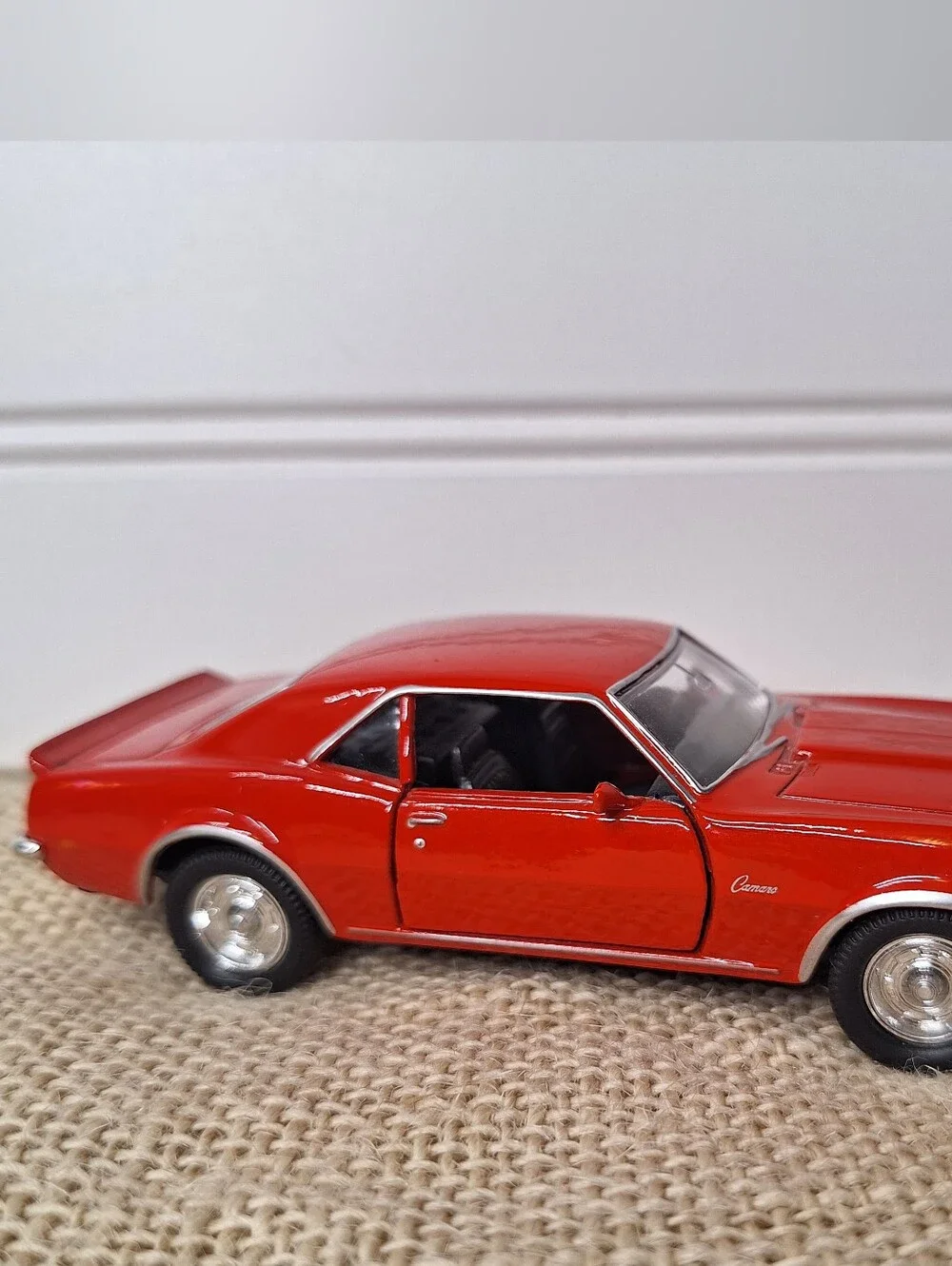 Lot Of 2 1968 Chevrolet Camaro Z28. Welly Die Cast Cars 1/36 Scale